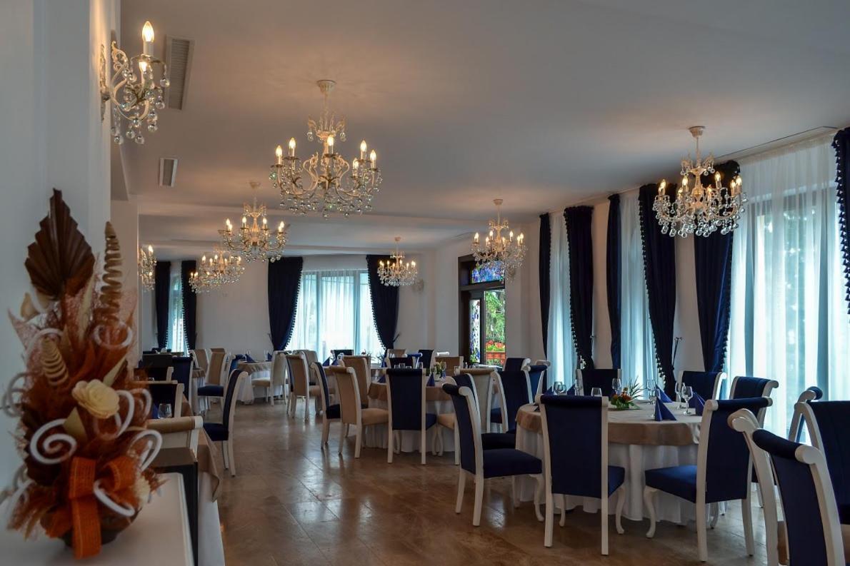 Hotel Coquette Măneciu Exterior foto
